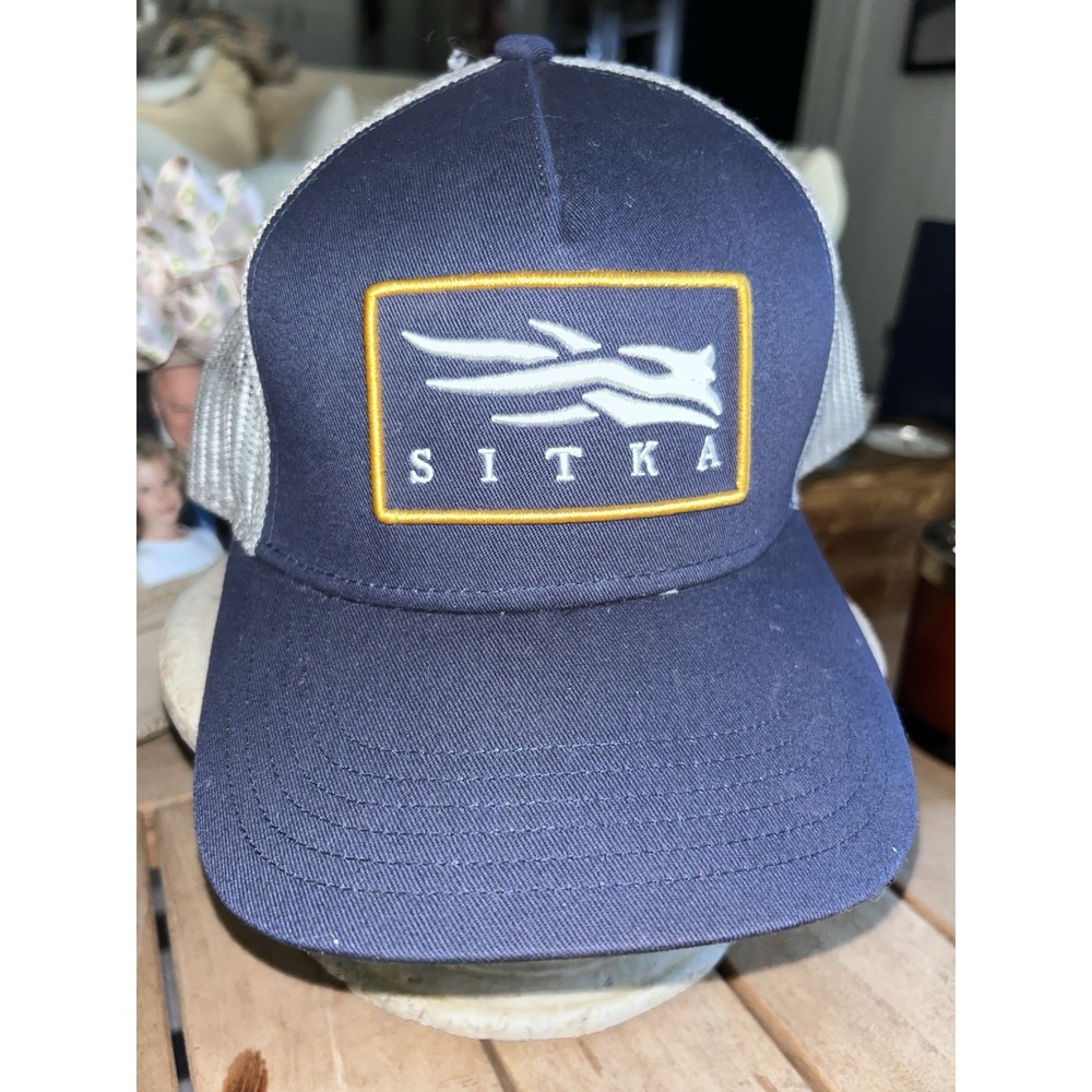 Sitka Gear Hi-Pro Trucker Hat Mens Blue White Mesh Snapback Cap Logo Patch